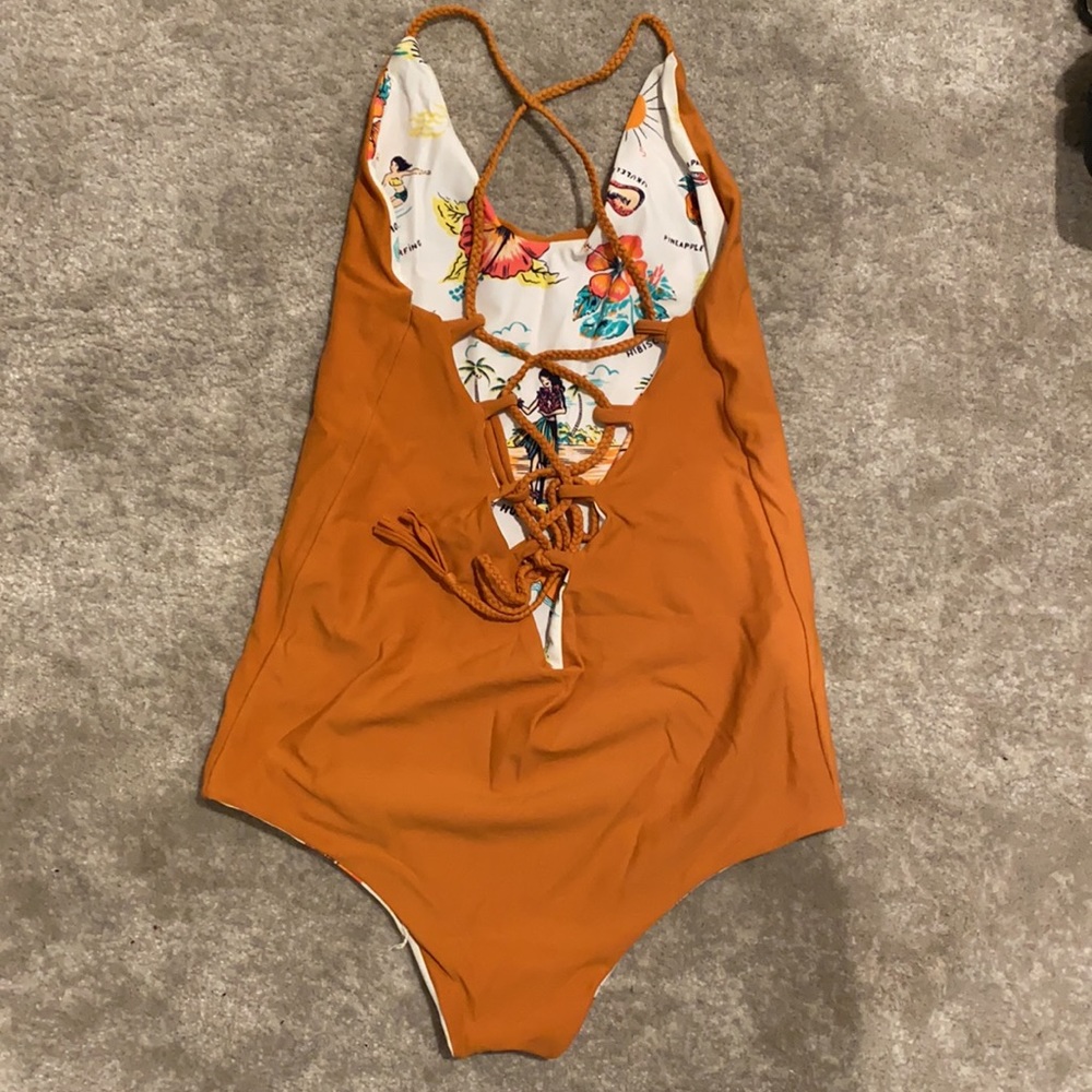 Reversible Hawaii One Piece - Picture 3 of 4